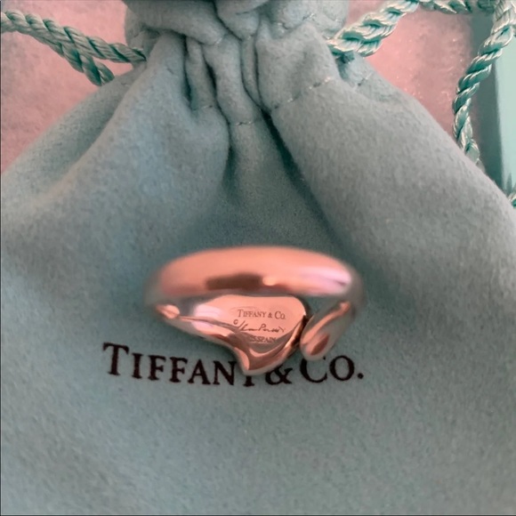 ✨SOLD✨ Tiffany & Co. Full Heart Ring Size 8 - Picture 4 of 8